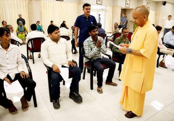 अतिक्रमण कतई बर्दाश्त नहीं, सीएम योगी ने दिए आरोपियों पर तुरंत कार्रवाई के आदेश
