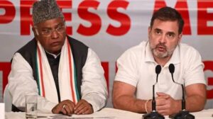 यूपी विधानसभा चुनाव से पहले कांग्रेस में सियासी हलचल, कई जिलों के संगठन में होगा बदलाव? प्रदेश अध्यक्ष पद पर असमंजस